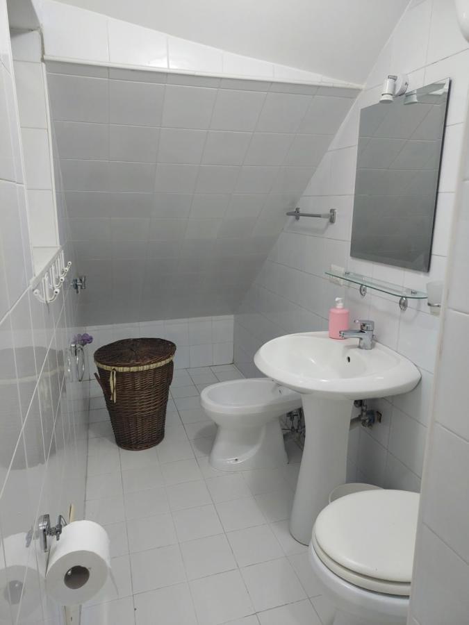 Villa A Due Passi Da Dante Deluxe Nápoles Exterior foto
